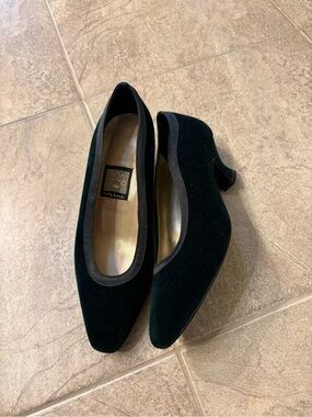 Vintage Nina Shoes Emerald Green Velvet Heels Size 6